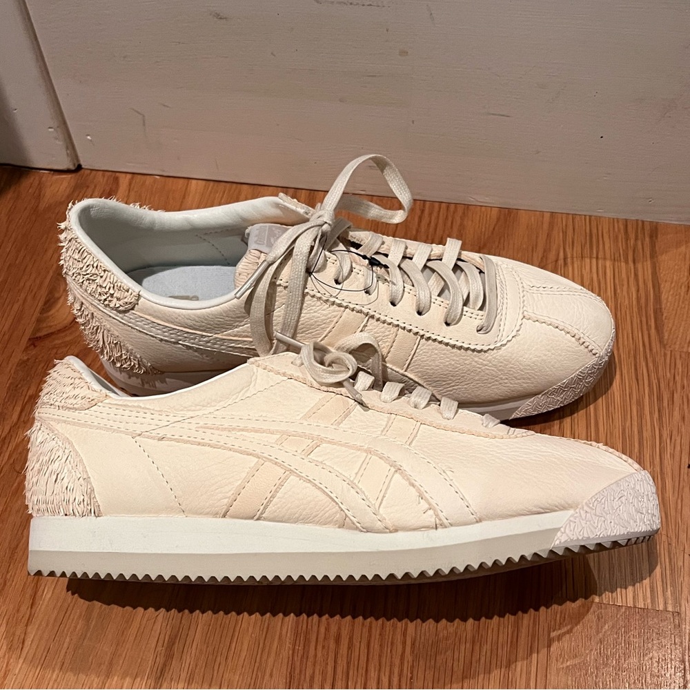 ASICS Onitsuka Tiger like new